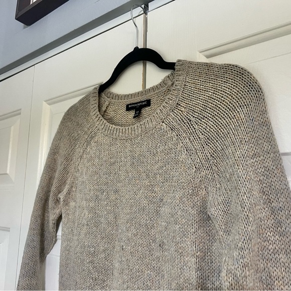 Banana Republic XS Crewneck Tan Grey Sweater Boxy Acrylic Wool Alpaca Blend - Picture 2 of 7